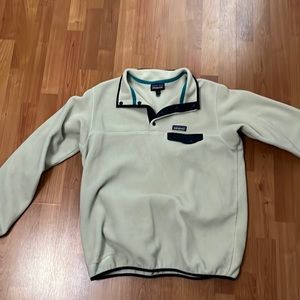Patagonia Pull Over!